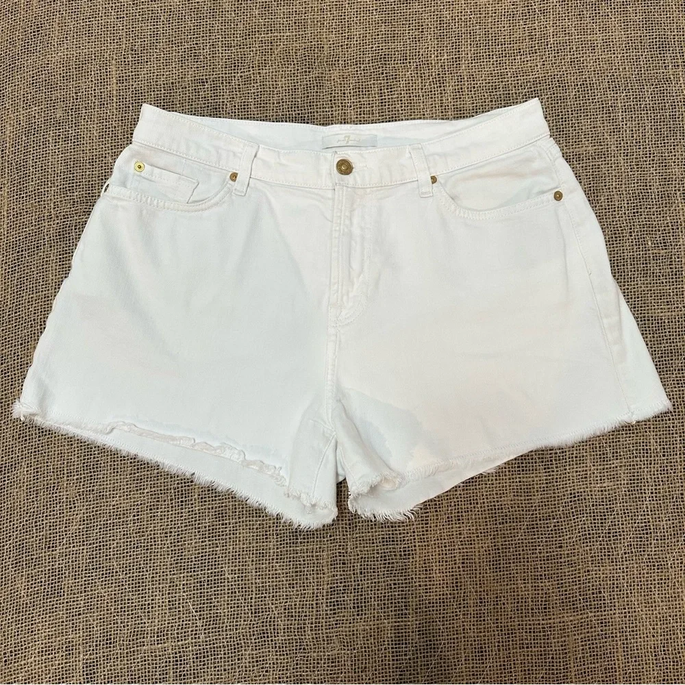 7 FOR ALL MANKIND‎ S-29 HIGH WAIST SHORT RAW HEM WHITE CUT OFF SHORTS 🤍